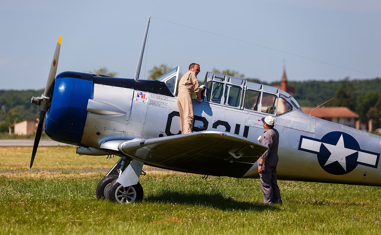 North American T-6G à Air Expo